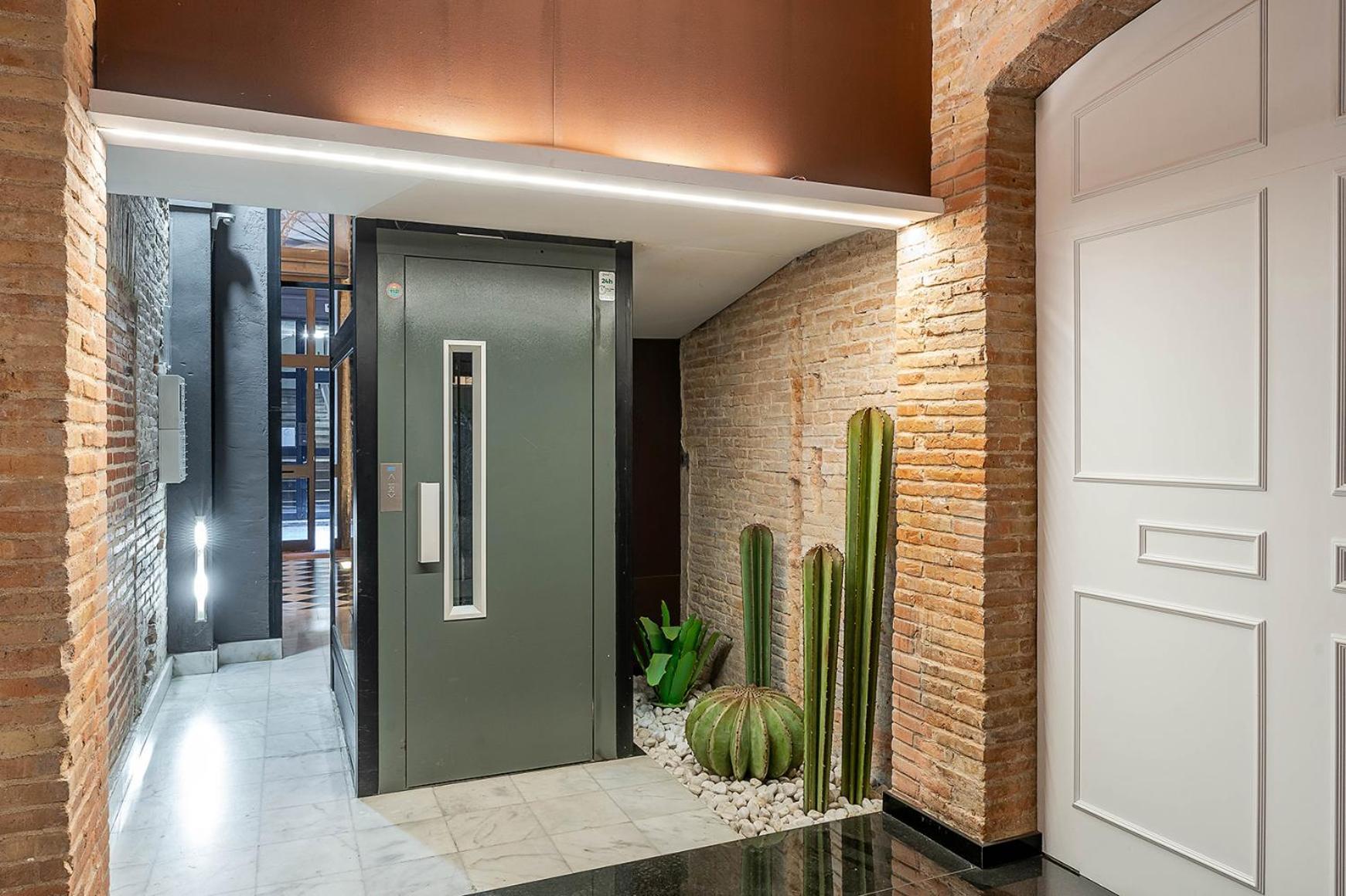 Enjoybcn Colon Apartments Barcelona Eksteriør billede